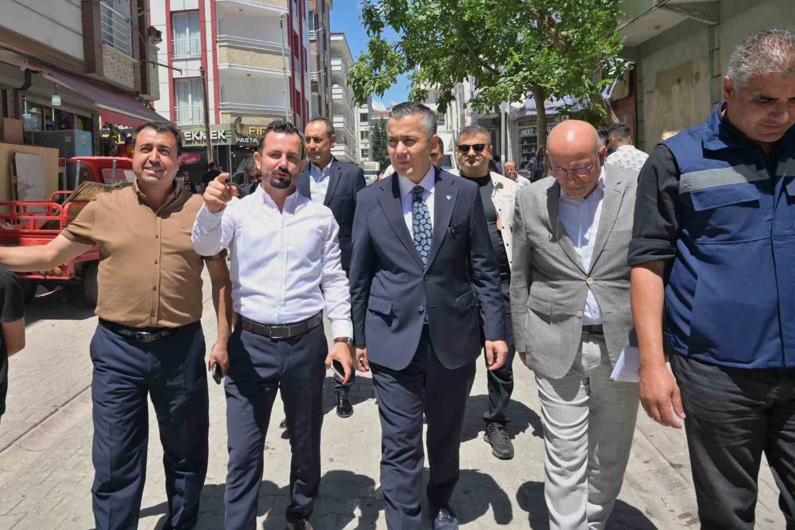 esenyurt-belediyesi-tarafindan-350-metre-uzunlugunda-yagmur-suyu-hatti-insa-edildi