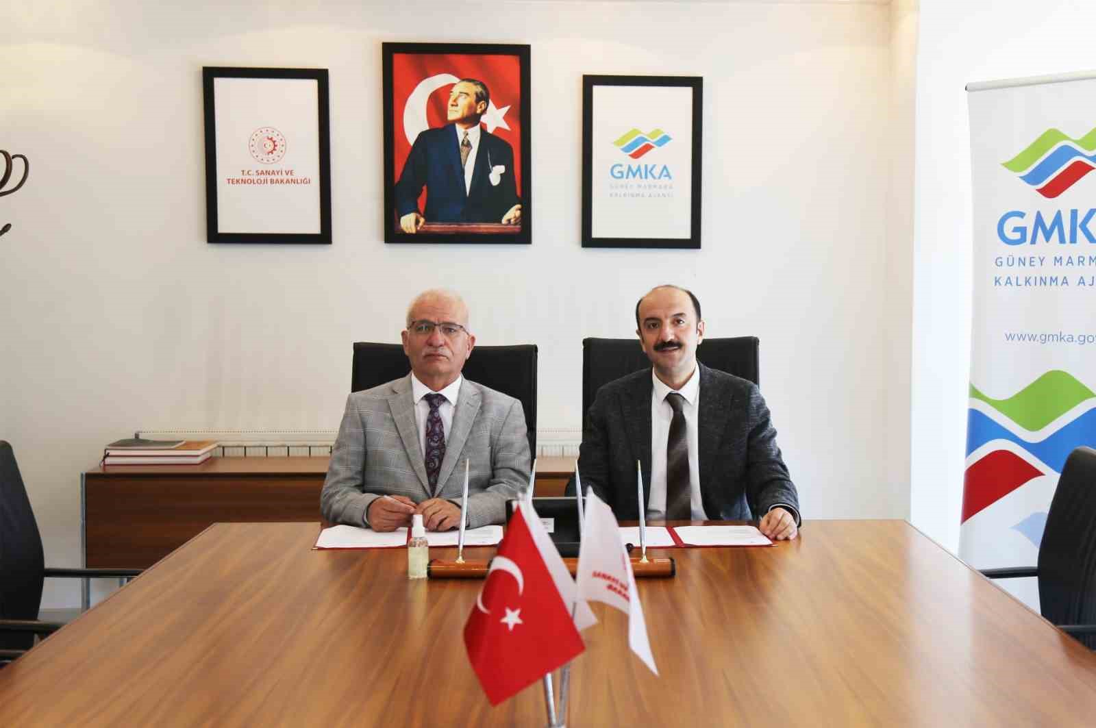 karesi-de-ve-model-ucak-teknolojileri-egitimi-projesi-imzalandi
