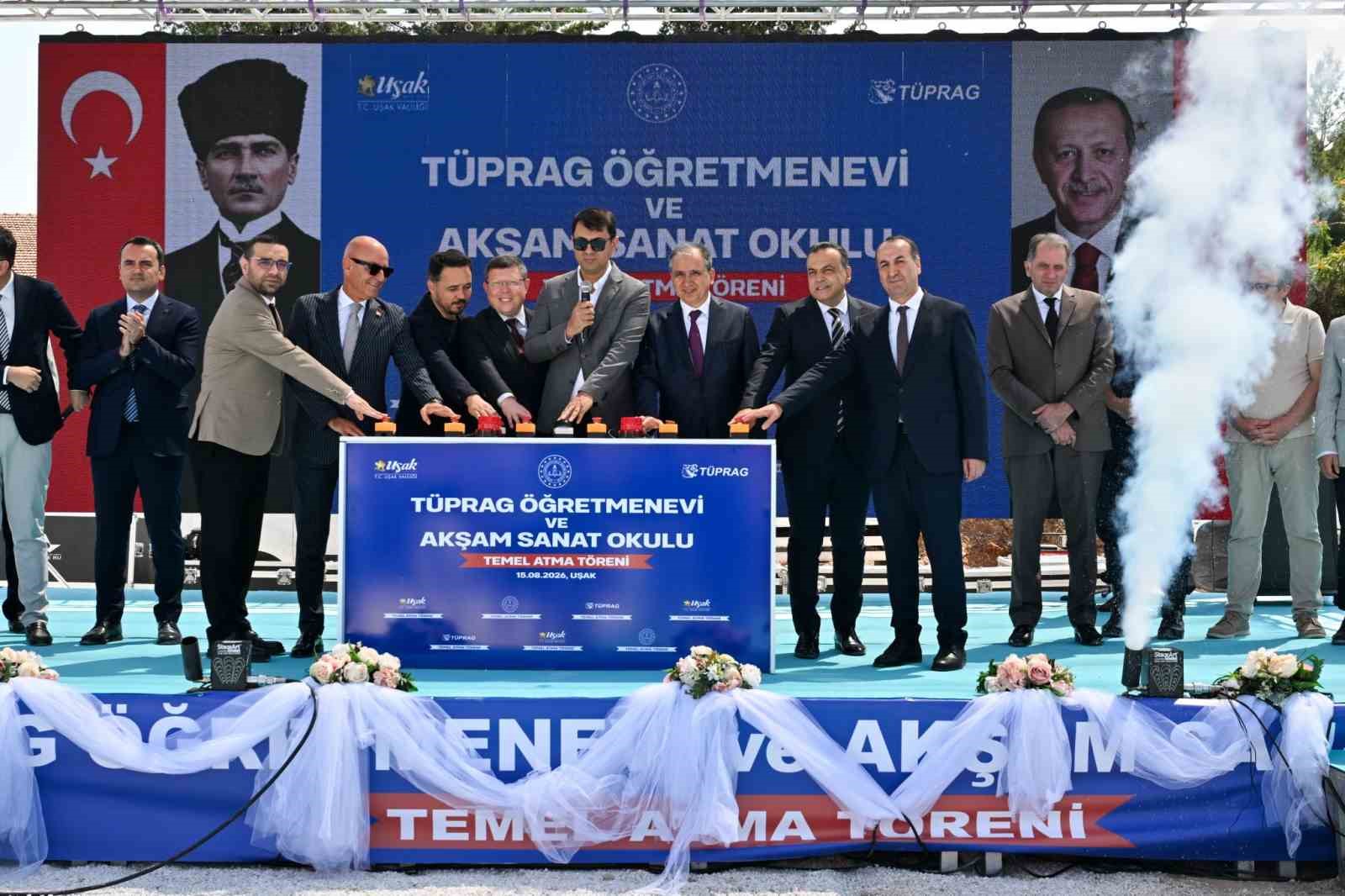 usak-ta-insa-edilecek-ogretmenevi-ve-aksam-sanat-okulunun-temeli-atildi