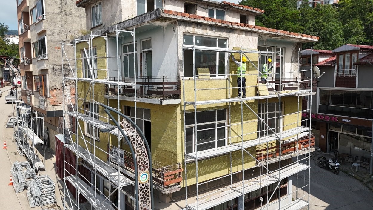 ordu-da-ilcelerin-cehresi-degisiyor-golkoy-de-70-binanin-cephesi-yenilenecek
