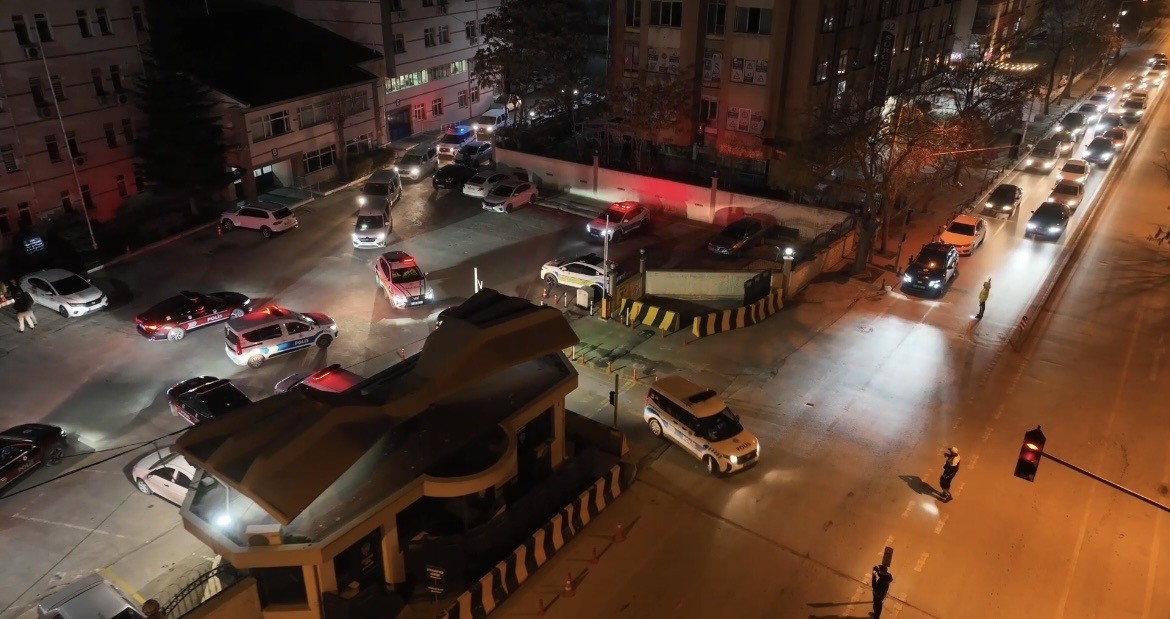 konya-merkezli-24-ilde-paravan-1-operasyonu-65-supheli-icin-dugmeye-basildi