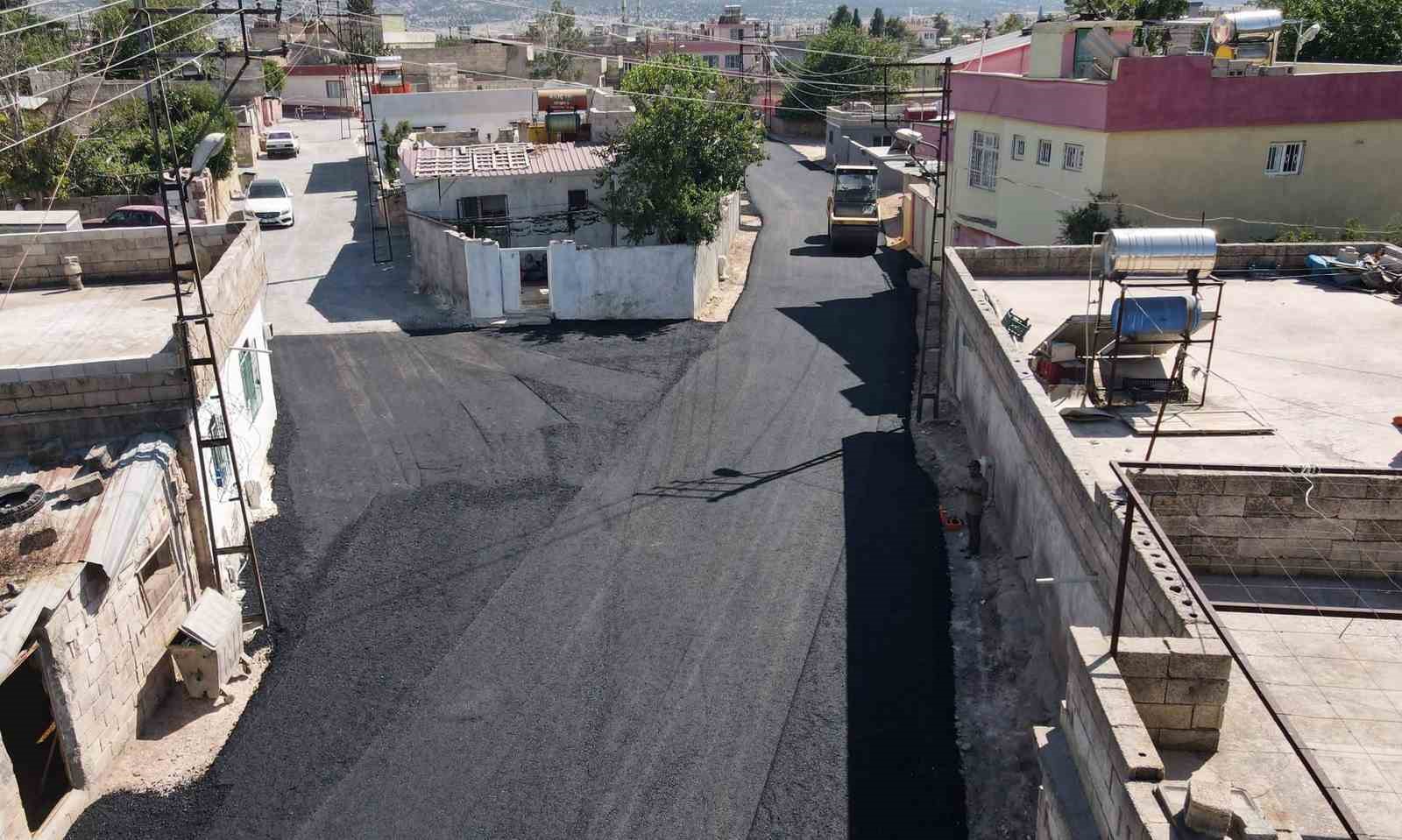 gaziantep-buyuksehir-belediyesi-nden-araban-a-ilk-sicak-asfalt