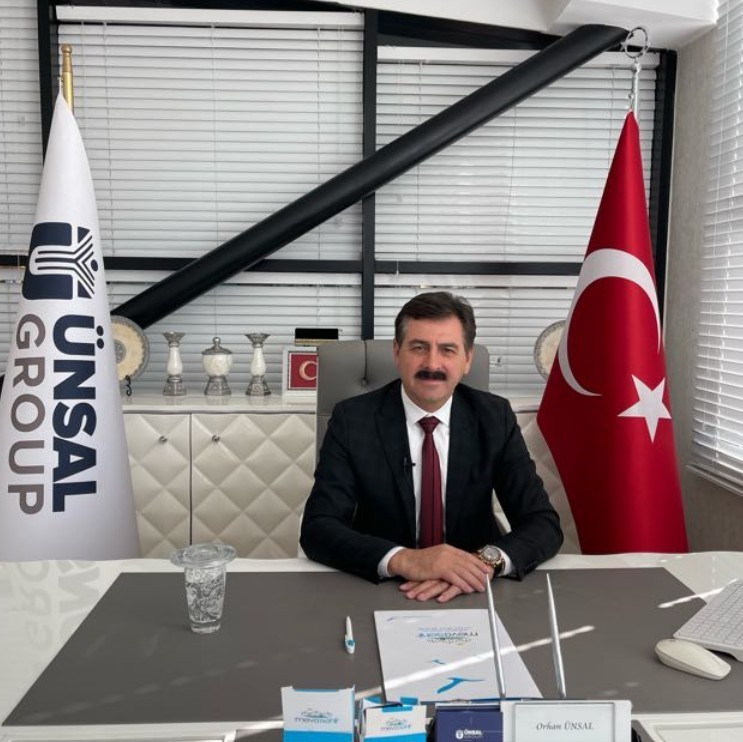 hava-taksiyle-koyune-uctu-tarlaya-indi