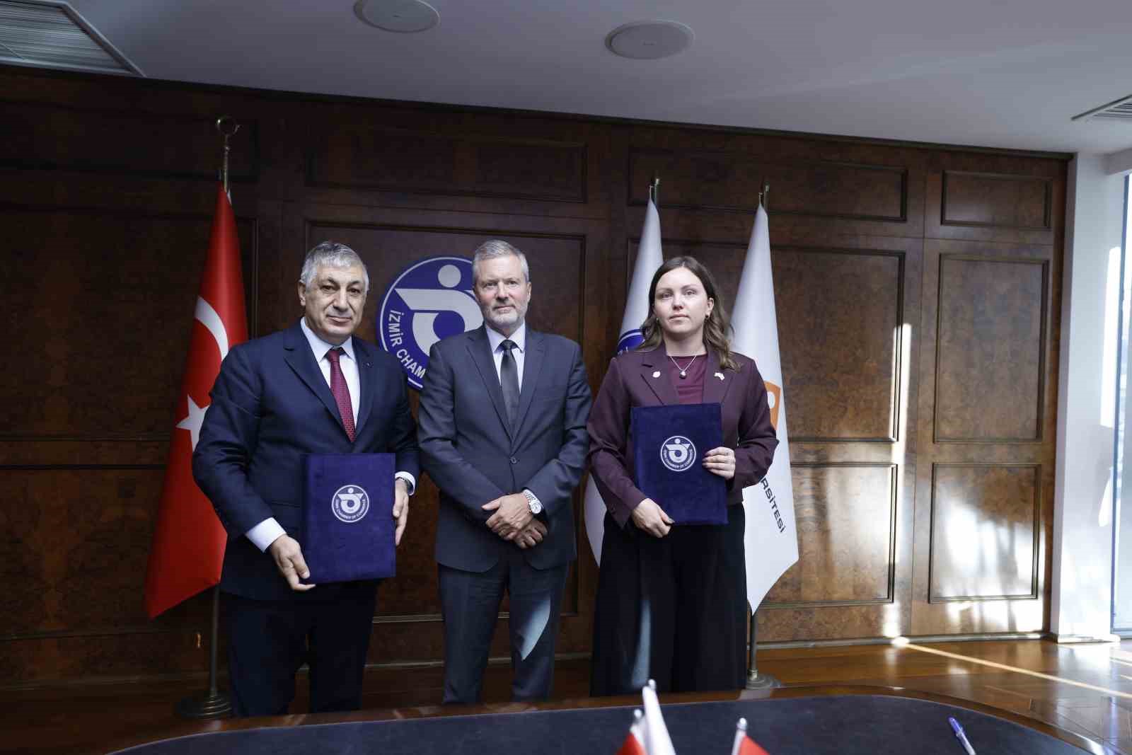 izmir-ticaret-odasi-137-nci-is-birligi-anlasmasini-norvec-ile-imzaladi
