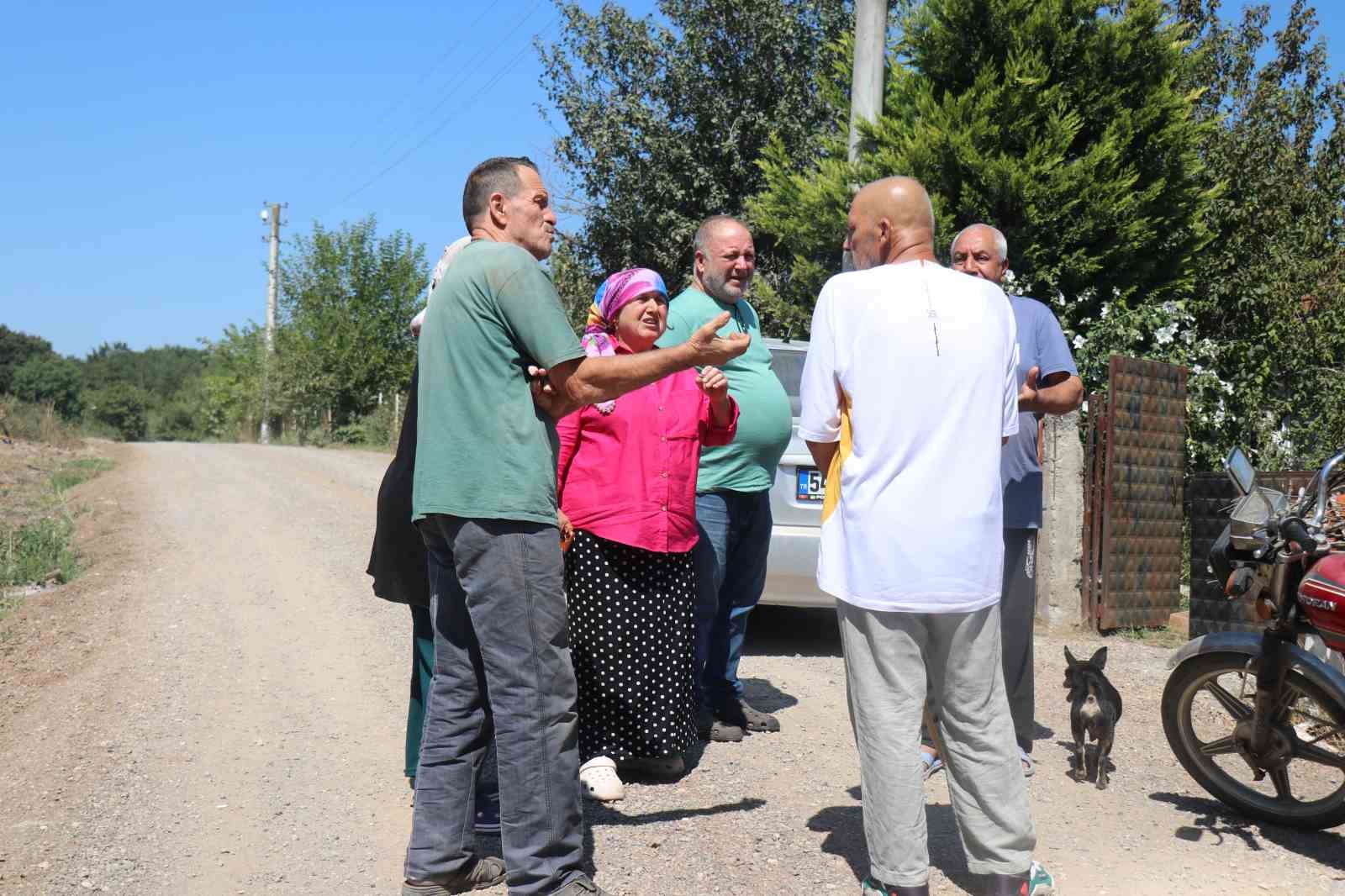 mahallede-gulyabani-nobeti-evleri-taslayip-lazer-tutan-sahis-mahalleye-aylardir-uyku-uyutmuyor