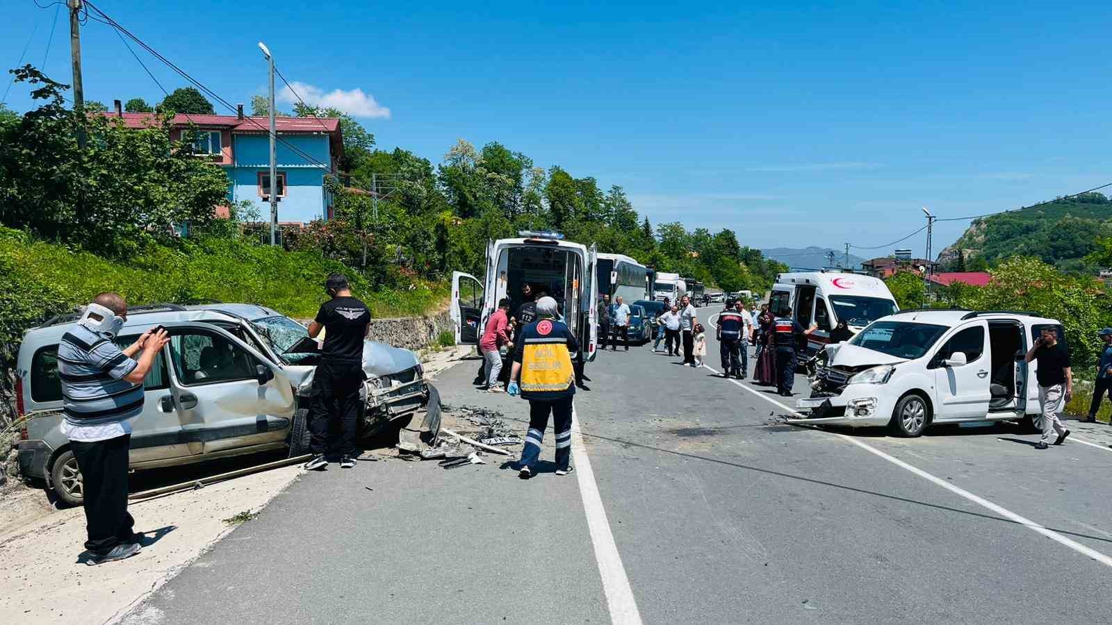 ordu-da-3-aracin-karistigi-trafik-kazasi-7-yarali