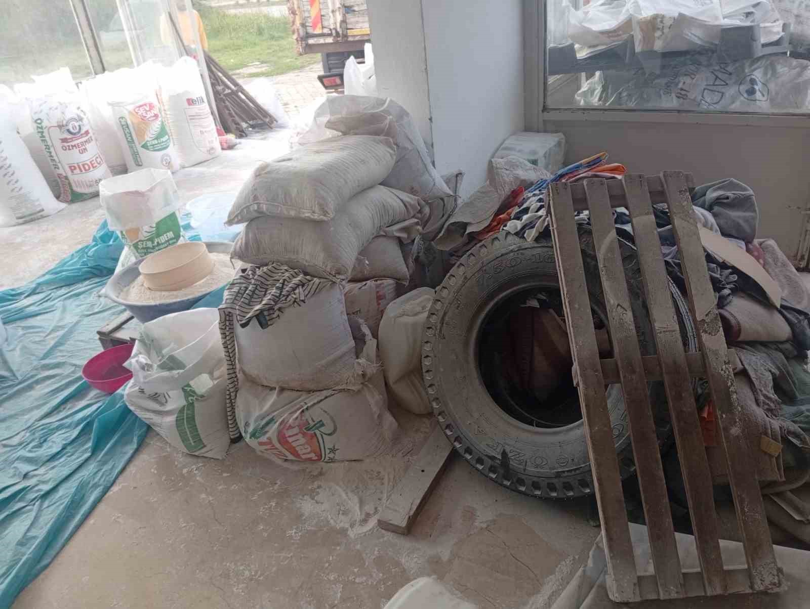 bartin-da-7-5-ton-boceklenmis-ve-tarihi-gecmis-un-ele-gecirildi