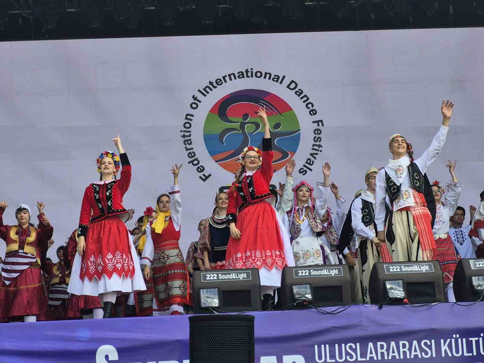 sivrihisar-da-10-uluslararasi-nasreddin-hoca-kultur-ve-sanat-festivali-coskuyla-basladi