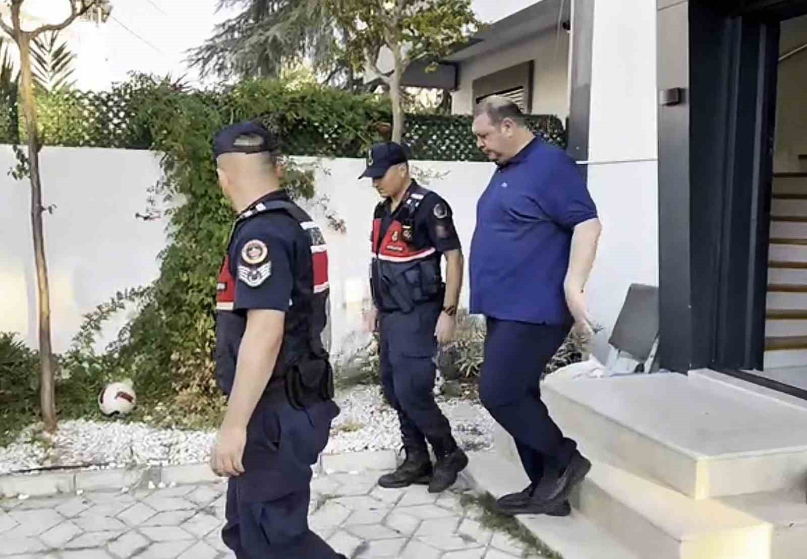 menderes-belediyesi-sorusturmasinda-16-supheli-adliyeye-sevk-edildi