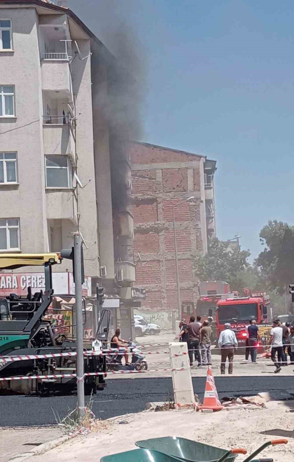 elazig-da-ev-yangini-sonduruldu