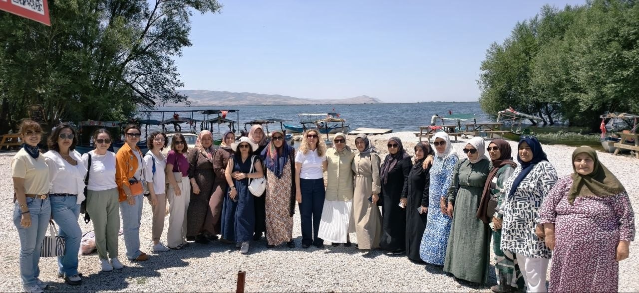 okuma-yazma-ogrenen-kadinlar-bu-kez-kesif-yolculugunda