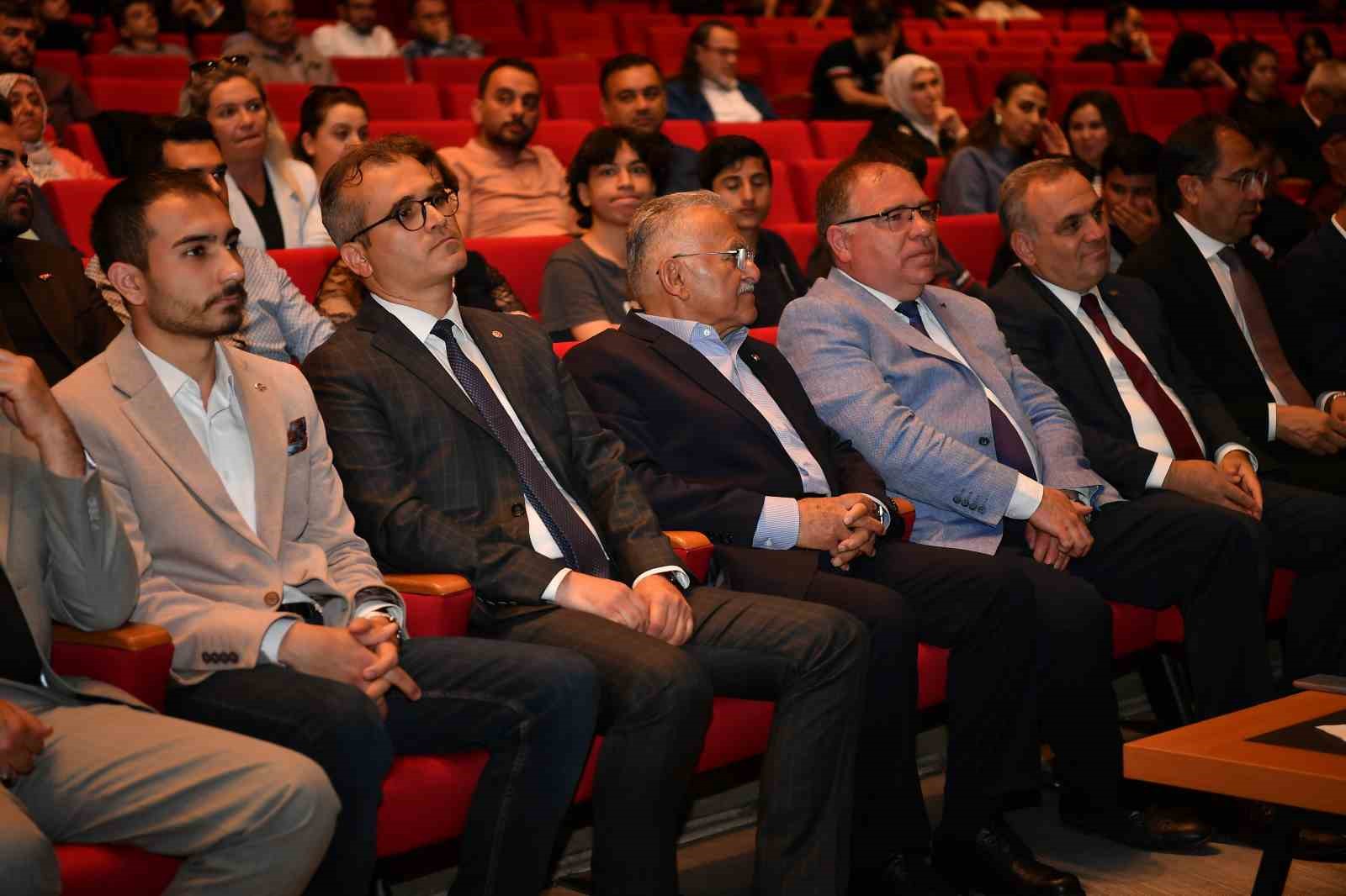 bagimlilik-zirvesi-yogun-katilimla-yapildi