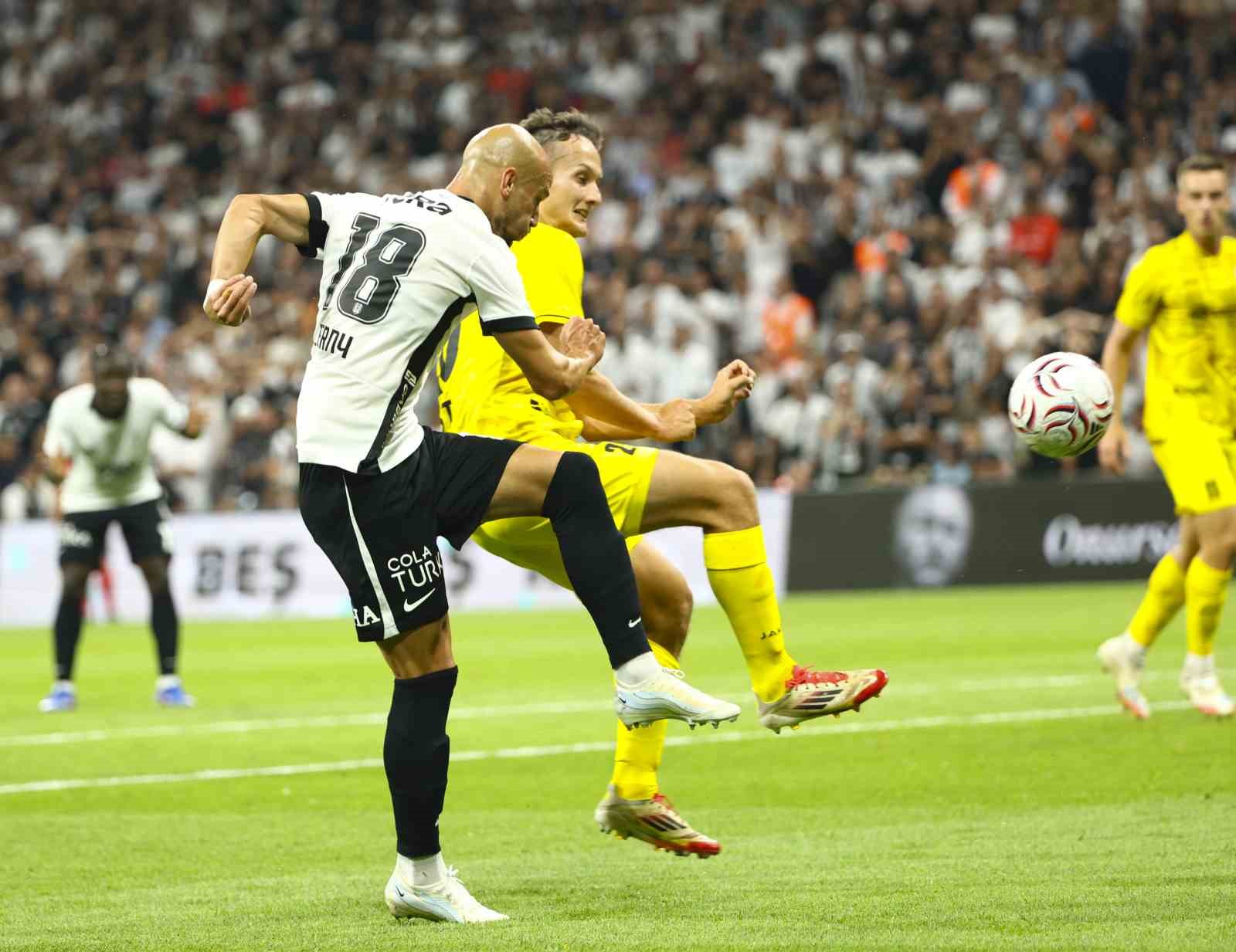 uefa-avrupa-ligi-besiktas-1-hradec-kralove-0-ilk-yari