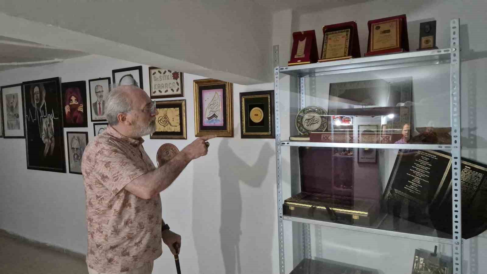 49-ulke-ve-80-sehir-gezerek-yarim-asirdir-tarihi-eser-topluyor