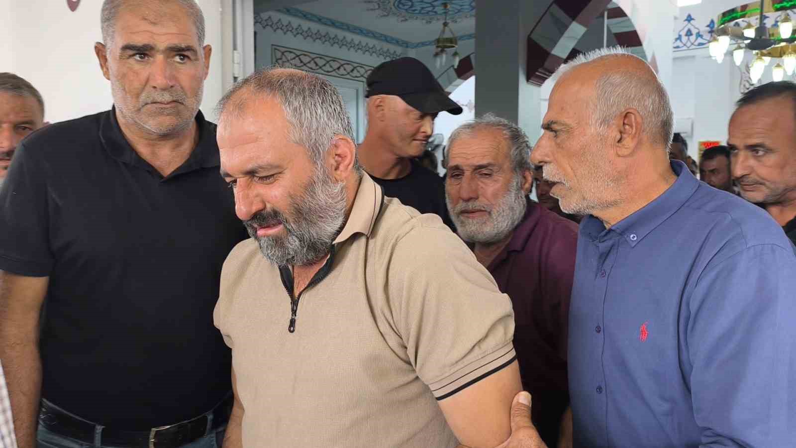 batan-gemide-kaybolan-kardeslerini-ailesine-getiremeyen-acili-agabeyden-duygu-dolu-sozler