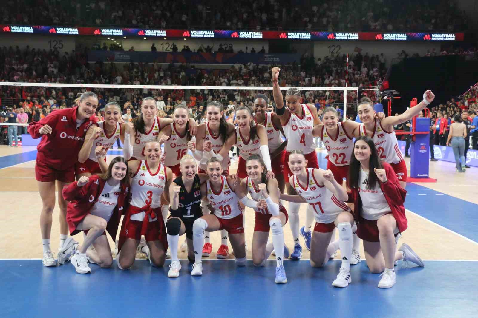 a-milli-kadin-voleybol-takimi-nin-vnl-3-hafta-kadrosu-belli-oldu
