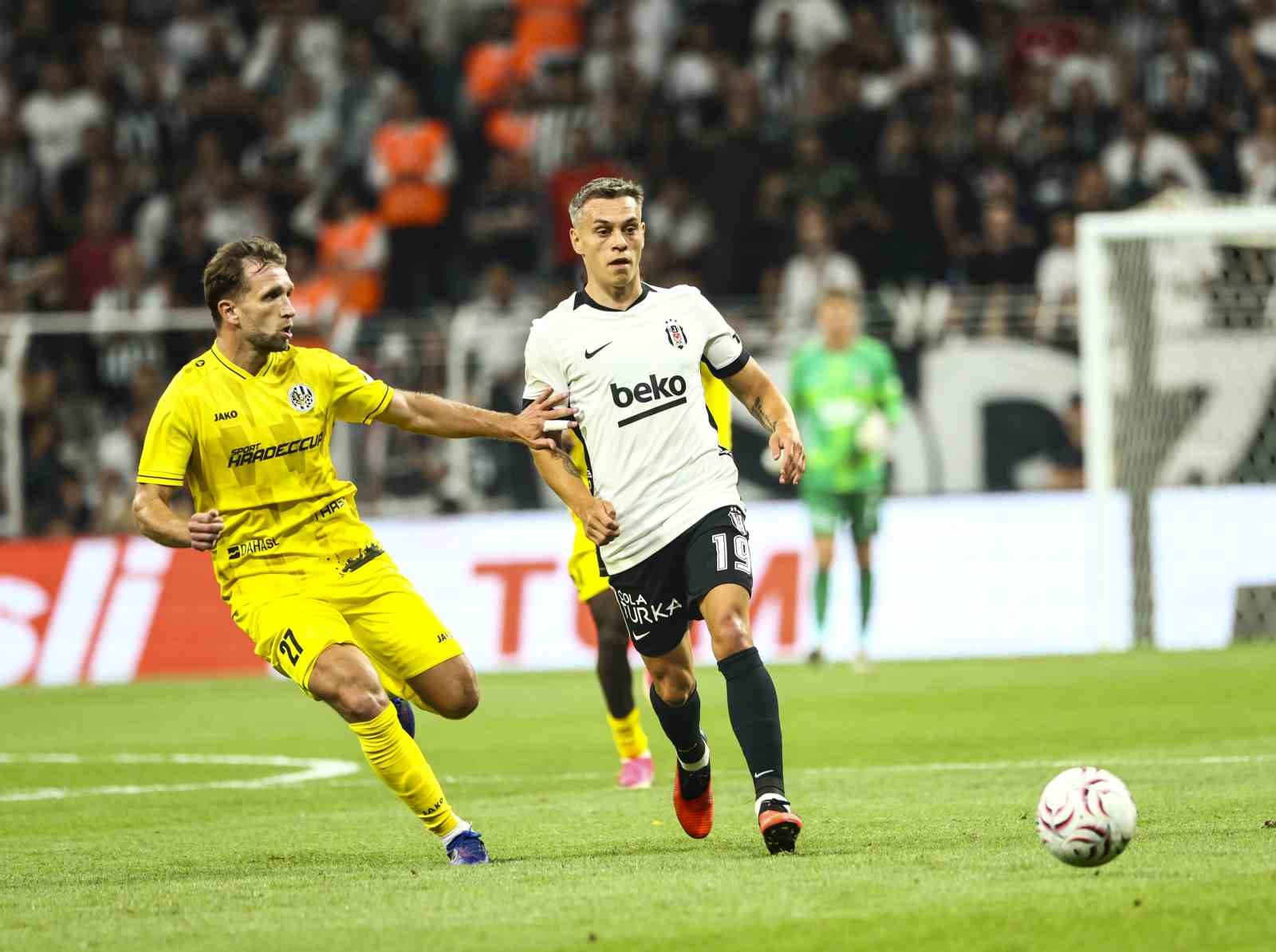leandro-trossard-ilk-kez-besiktas-formasini-giydi