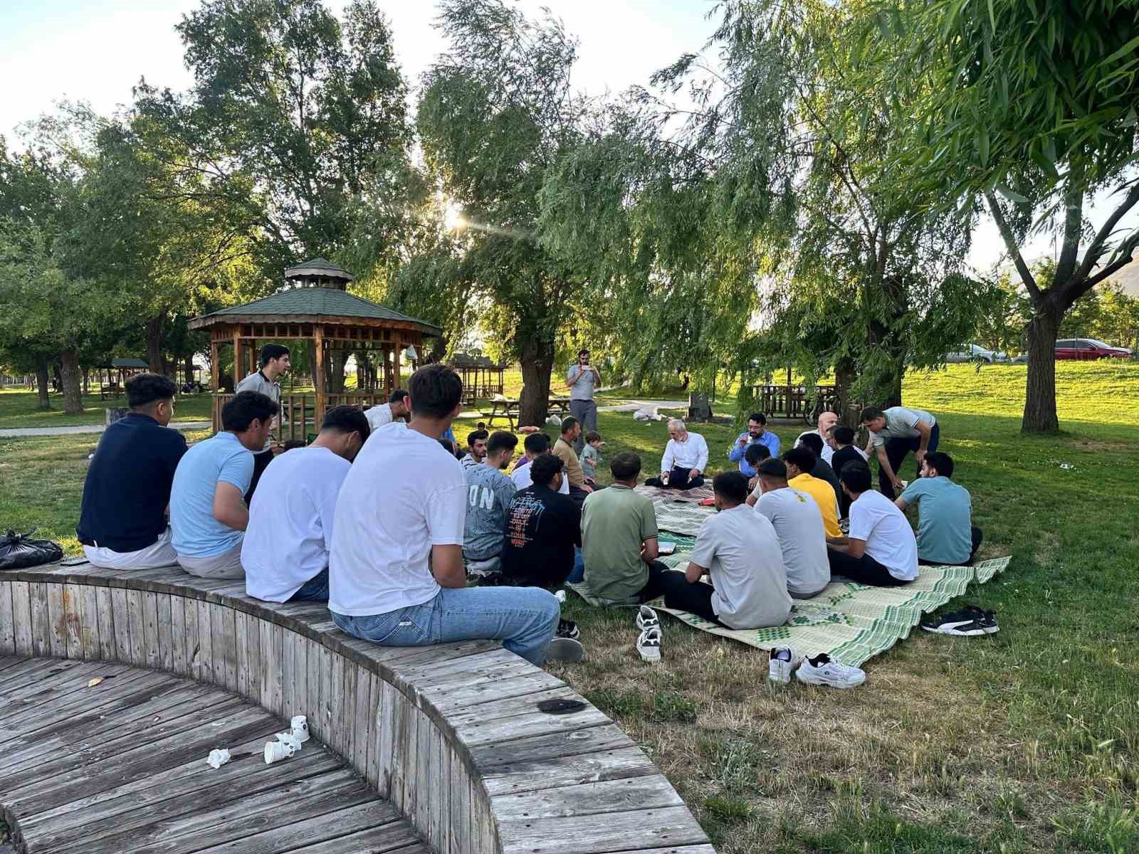 il-muftulugunden-kyk-yurtlarinda-ogrencilere-yonelik-gonul-bulusmasi