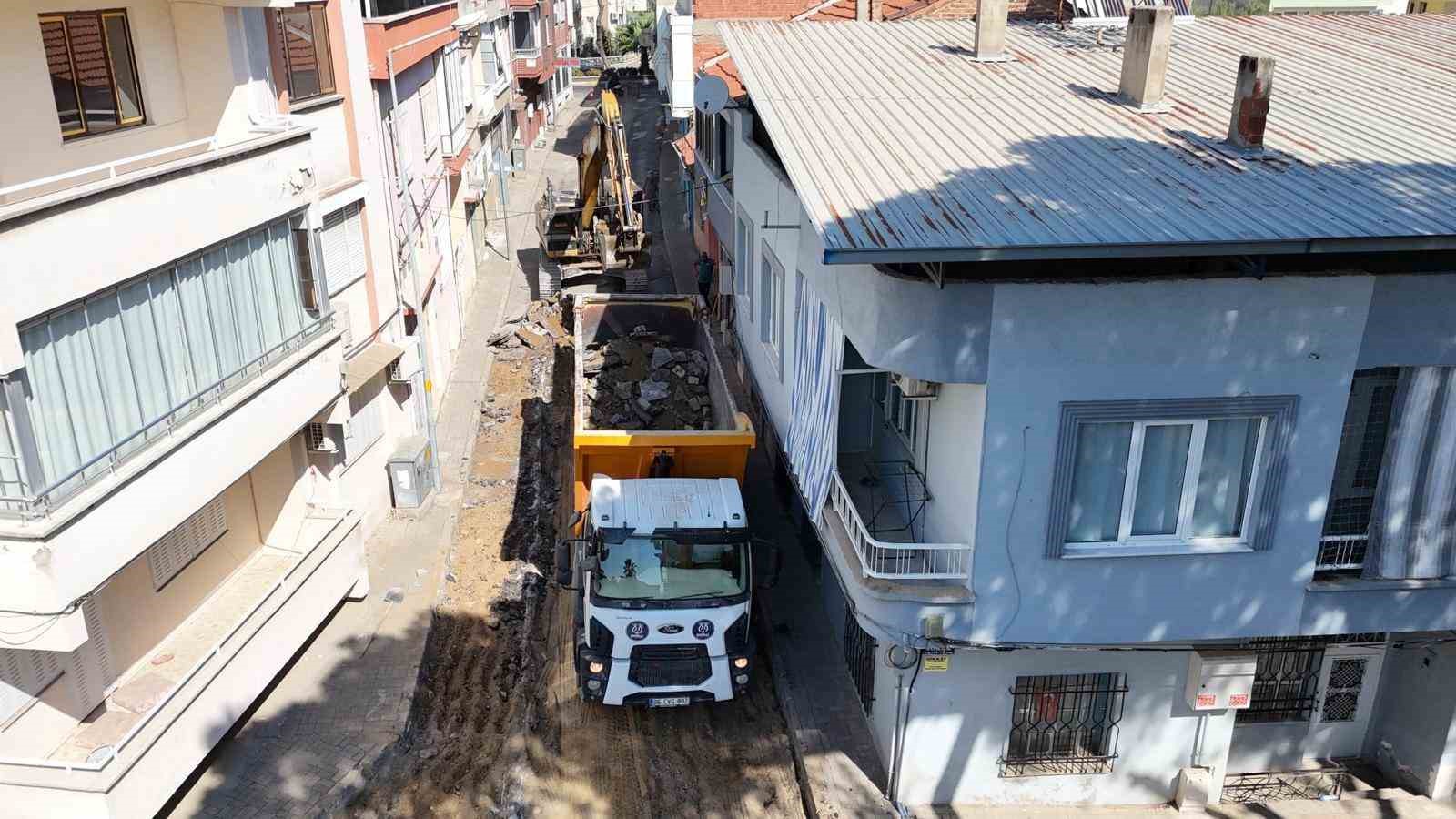 nazilli-de-25-noktada-yol-calismasi