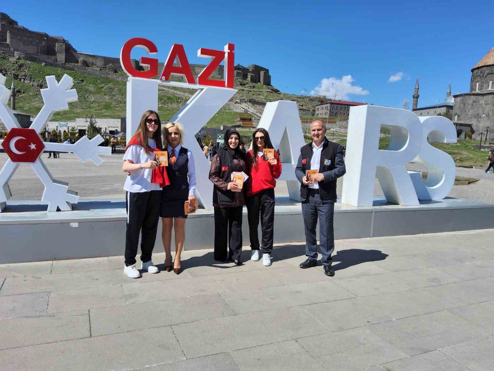 kars-ta-kadina-yonelik-siddetle-mucadele-icin-sahada-bilgilendirme-calismalari-suruyor