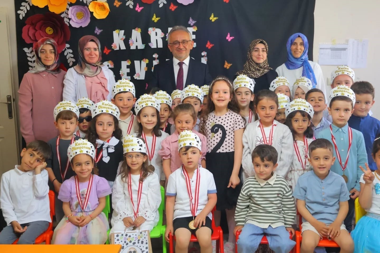 bayburt-ta-kur-an-kursu-ogrencileri-karne-sevinci-yasadi