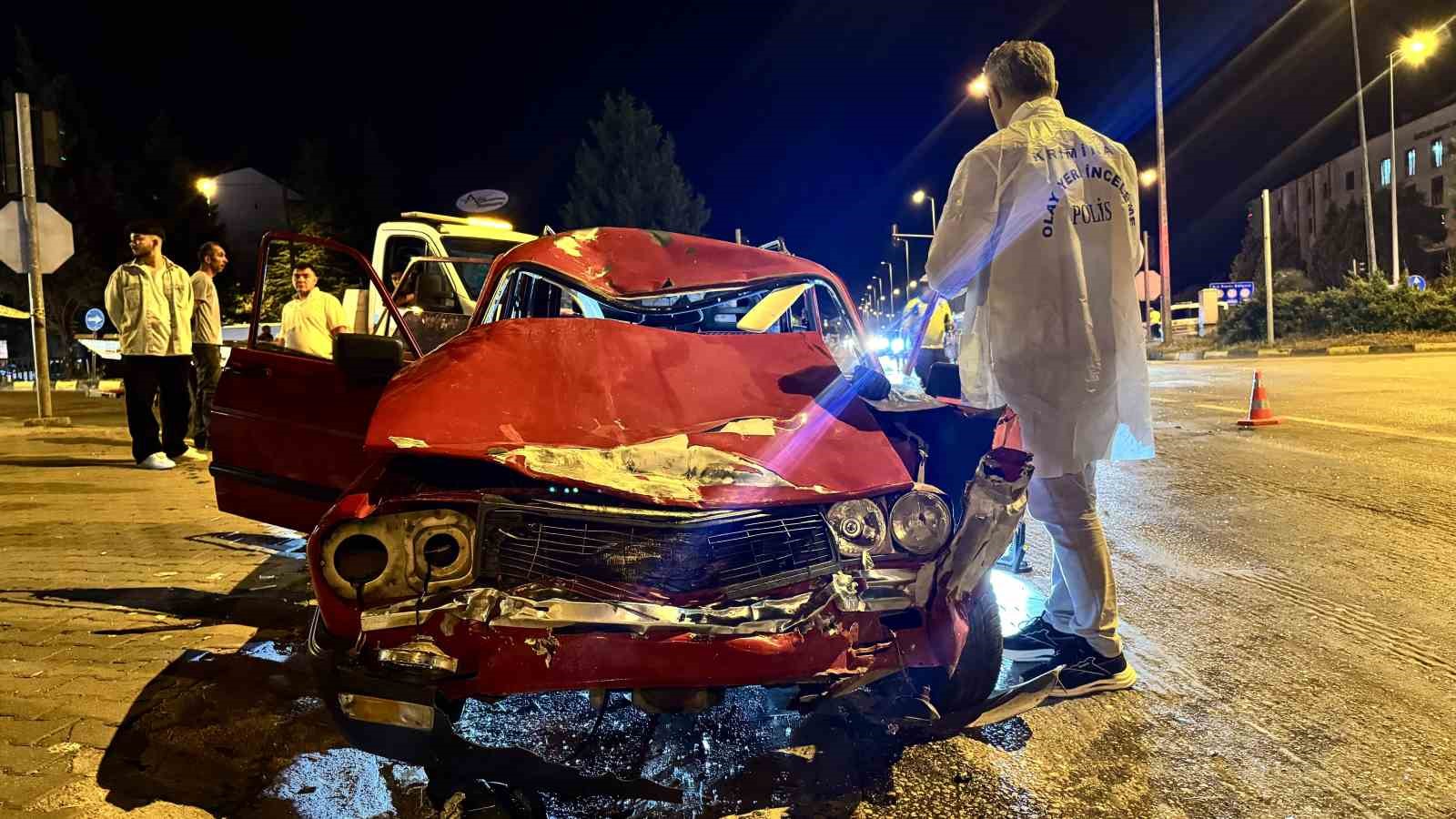 kirmizi-isik-ihlali-yapip-motosiklete-carpan-surucuye-51-bin-tl-ceza-kesildi