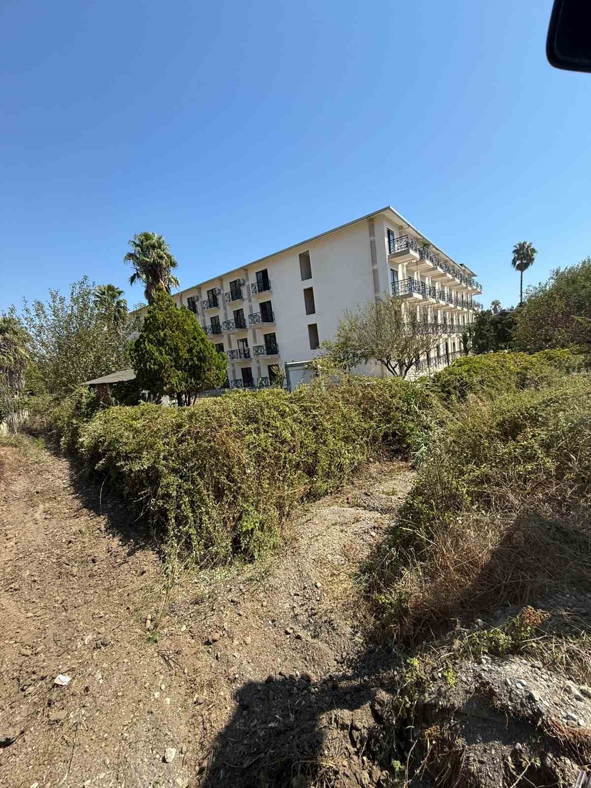 kemer-de-dere-ve-kanallarda-kis-temizligi