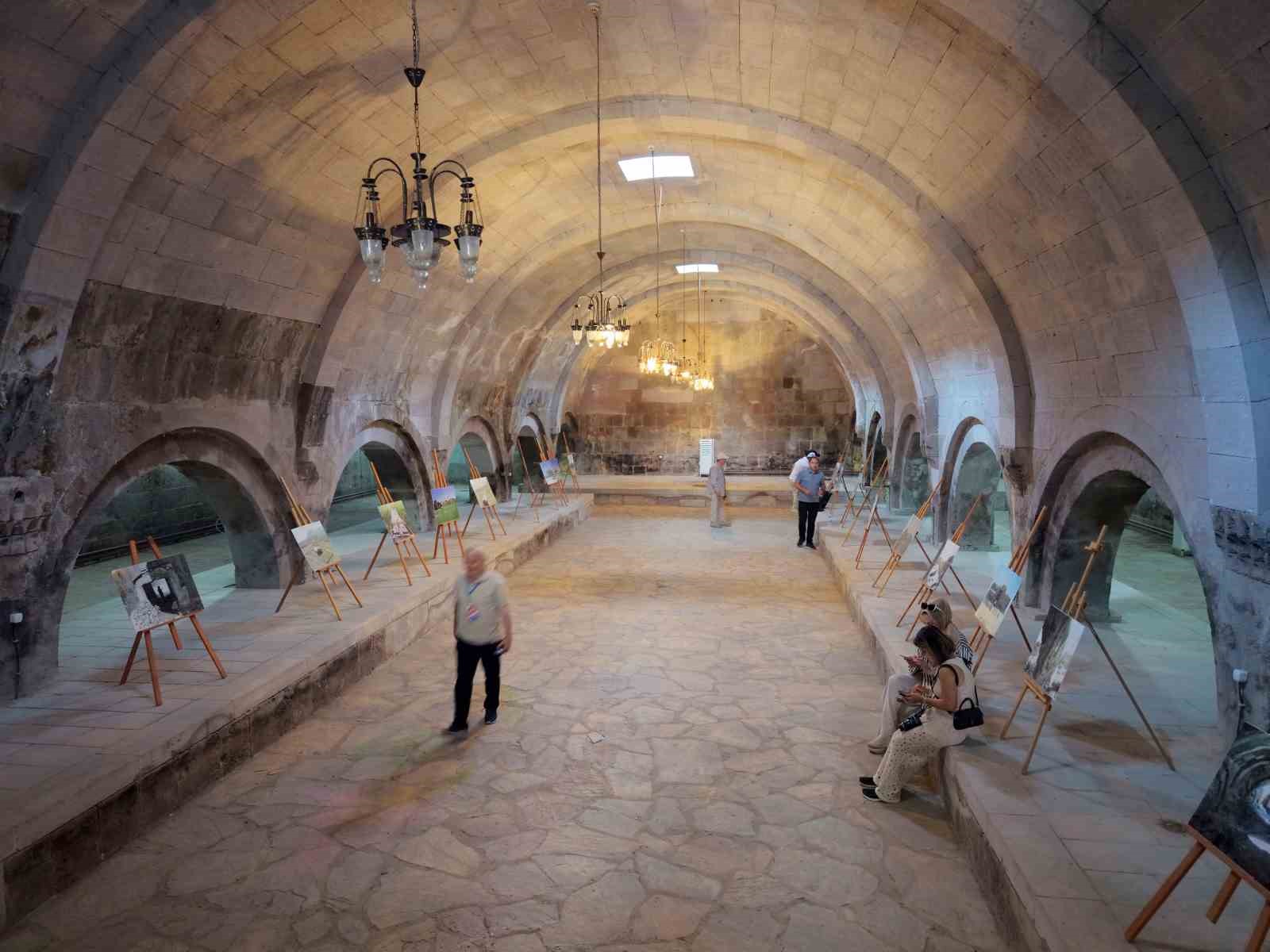 igdir-daki-tarihi-ejder-kervansarayi-tarihin-izlerini-tasiyor