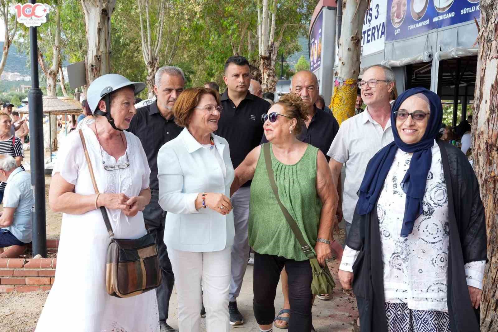 didim-belediyesi-nden-akbuk-te-bayramlasma-programi-duzenlendi