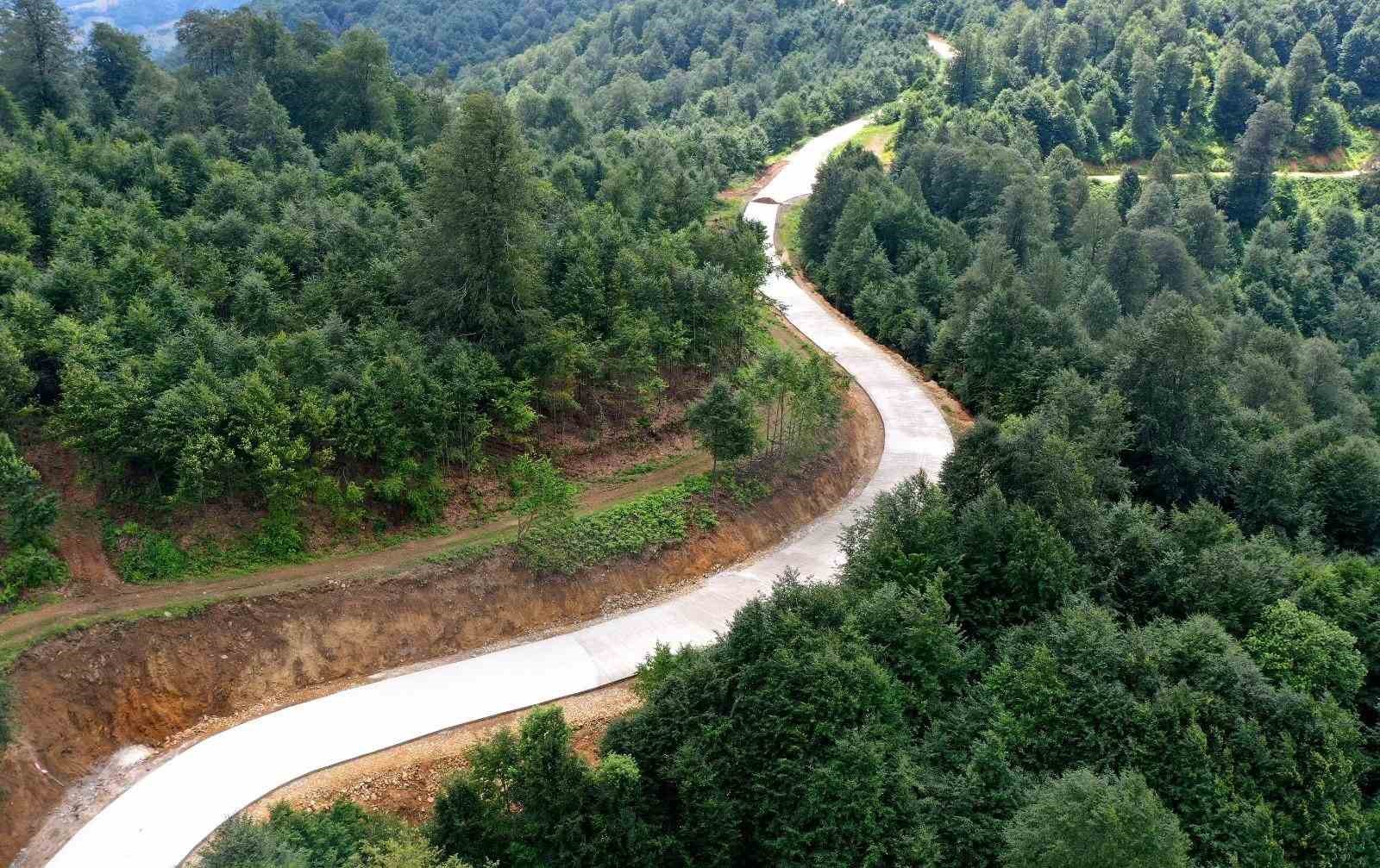 yesil-yol-da-beton-yol-calismalari-suruyor