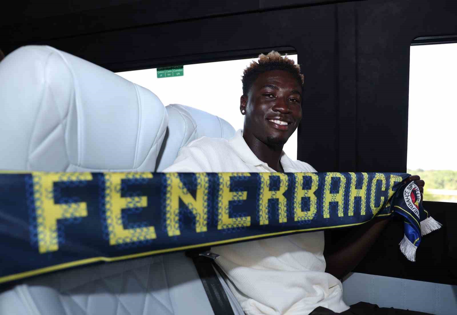 fenerbahce-ganali-stoper-oppong-u-kadrosuna-katti