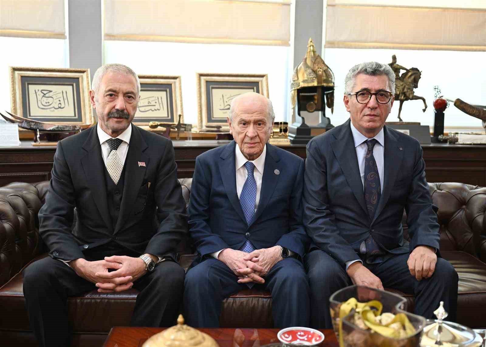 sarallar-ve-sahinler-ailelerinden-mhp-lideri-bahceli-ye-ziyaret