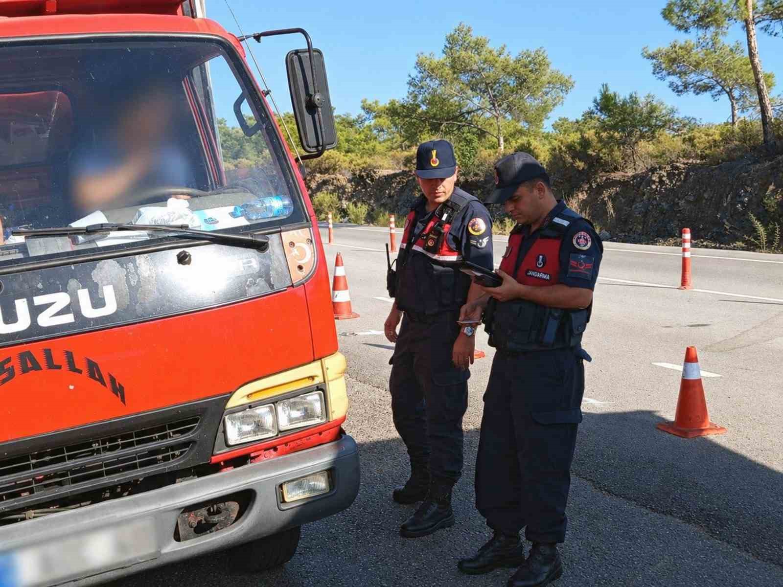 jandarma-mugla-da-bir-haftada-17-bin-711-arac-denetlendi