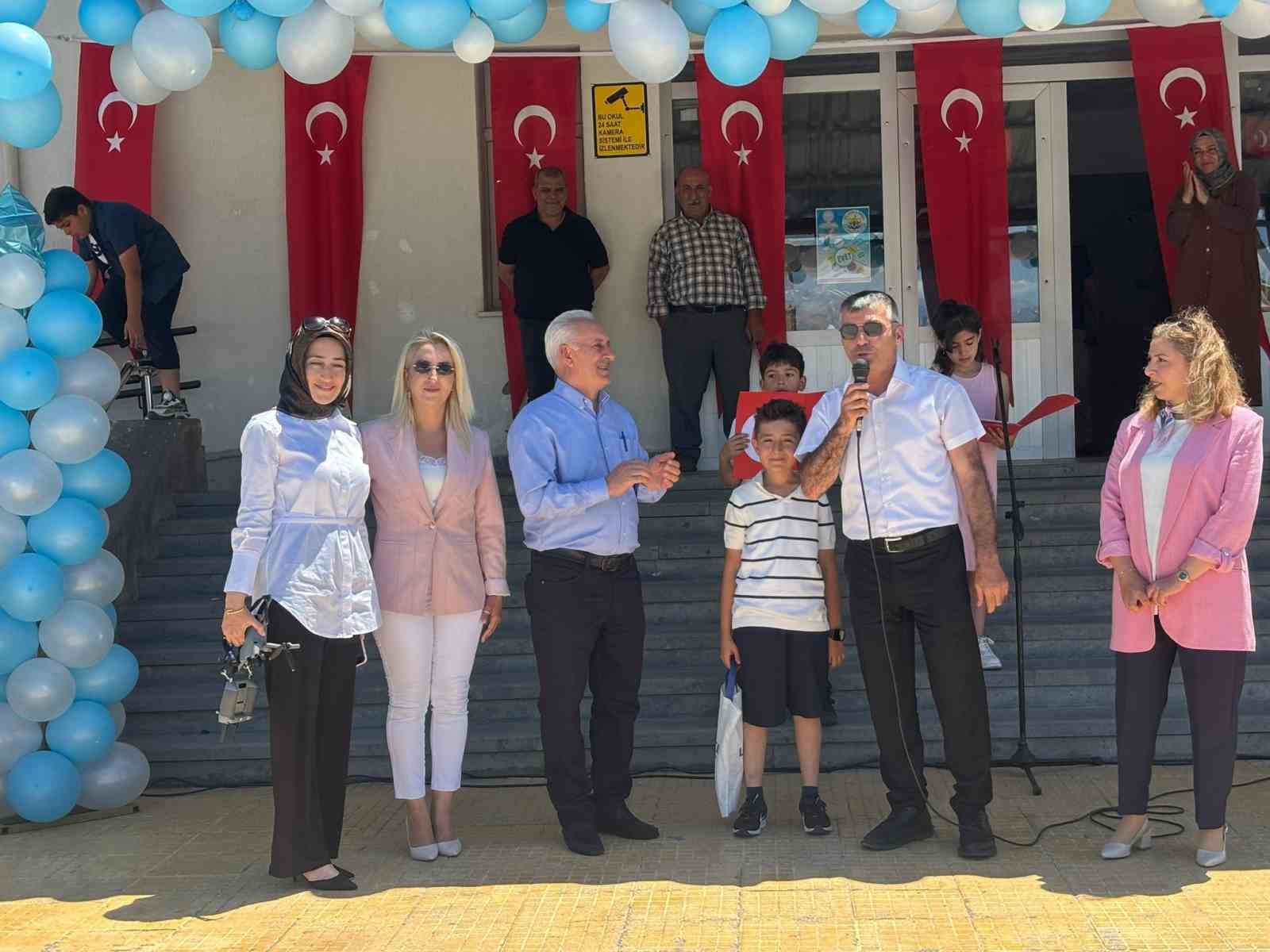 fevziefendi-ilkokulu-ogrencilerinden-yil-sonu-senligi