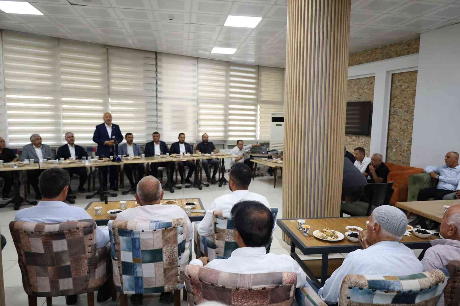 kahta-da-muhtarlarla-istisare-toplantisi-yapildi