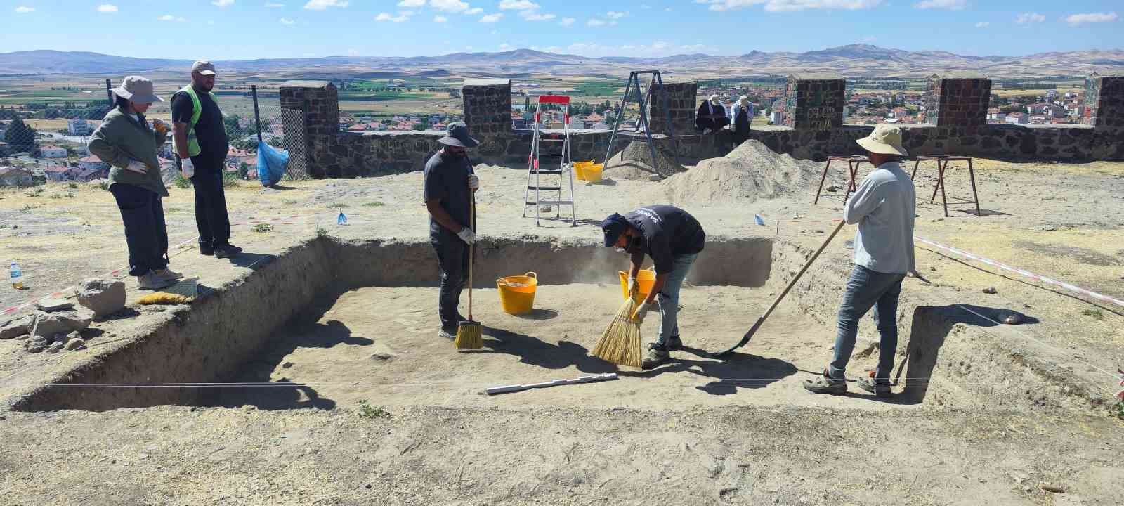 belediye-calismasi-tahmin-edilen-5-bin-yillik-tarihi-ortaya-cikartti