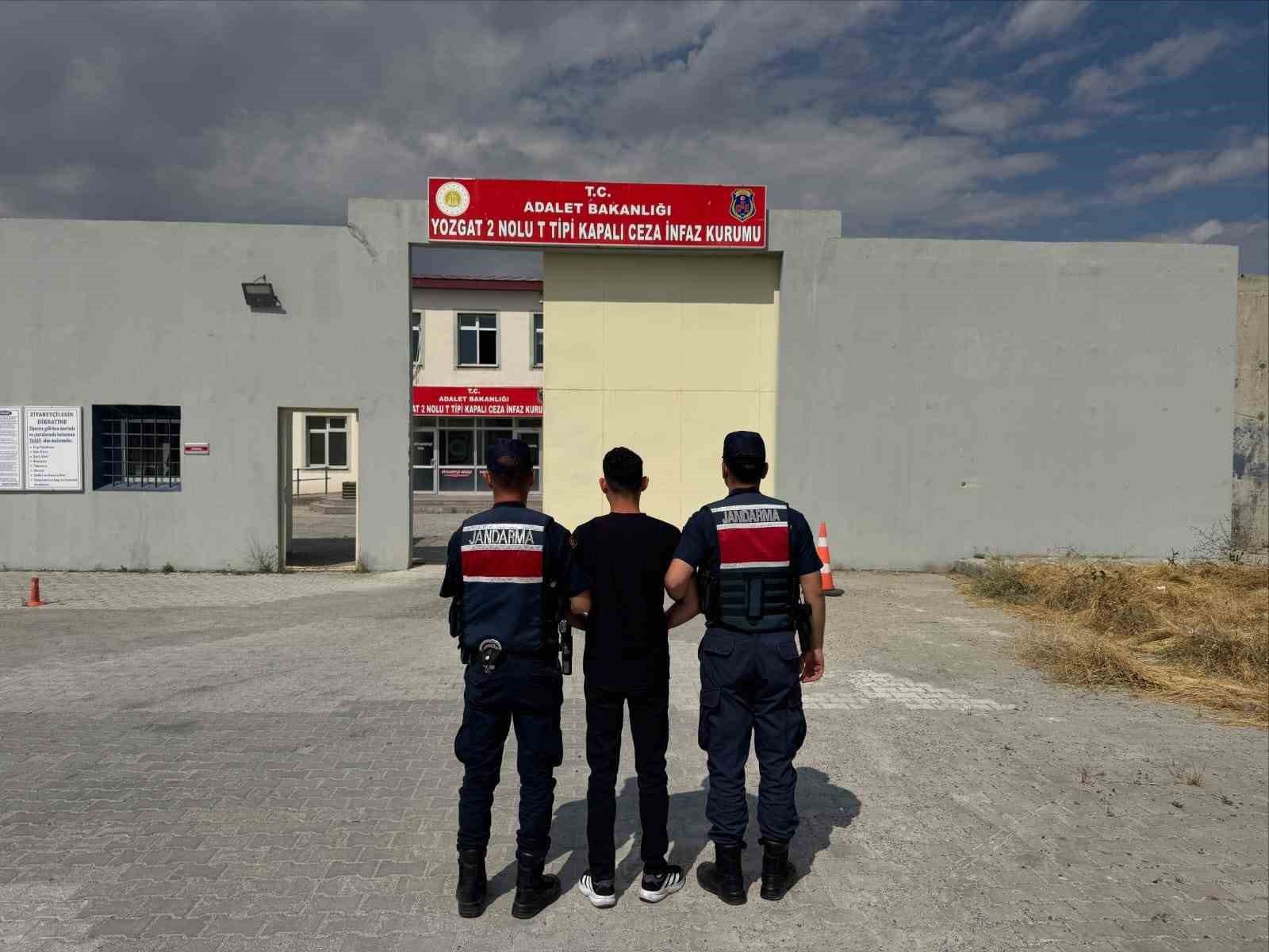 yozgat-ta-6-yil-hapis-cezasi-bulunan-firari-hukumlu-yakalandi