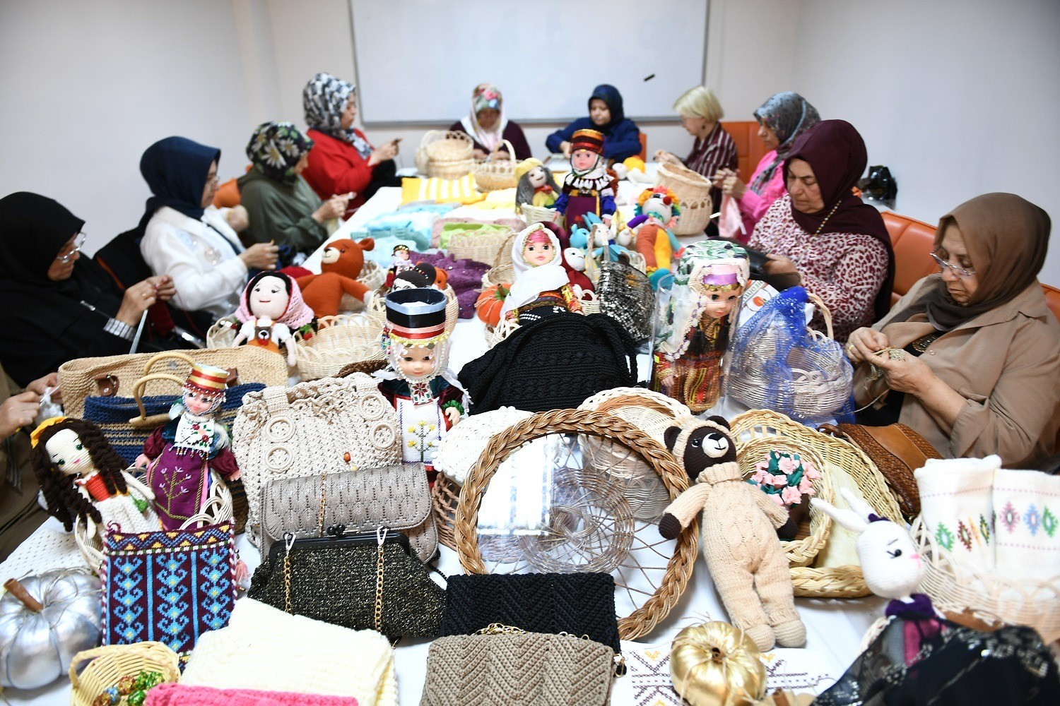 yesilyurt-ta-el-emegi-urunler-ekonomiye-donusuyor