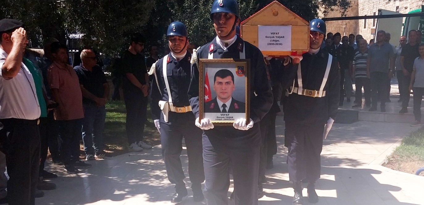 derbide-hayatini-kaybeden-gazi-gercek-yasar-son-yolculuguna-ugurlandi