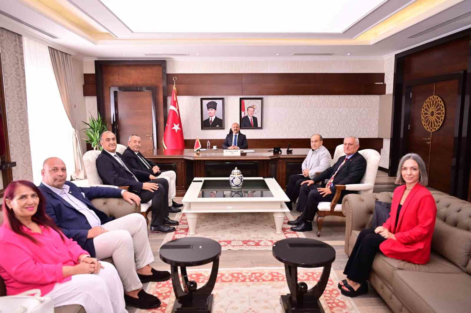kusadasi-ticaret-odasi-yonetimi-aydin-valisi-varol-ile-gorustu
