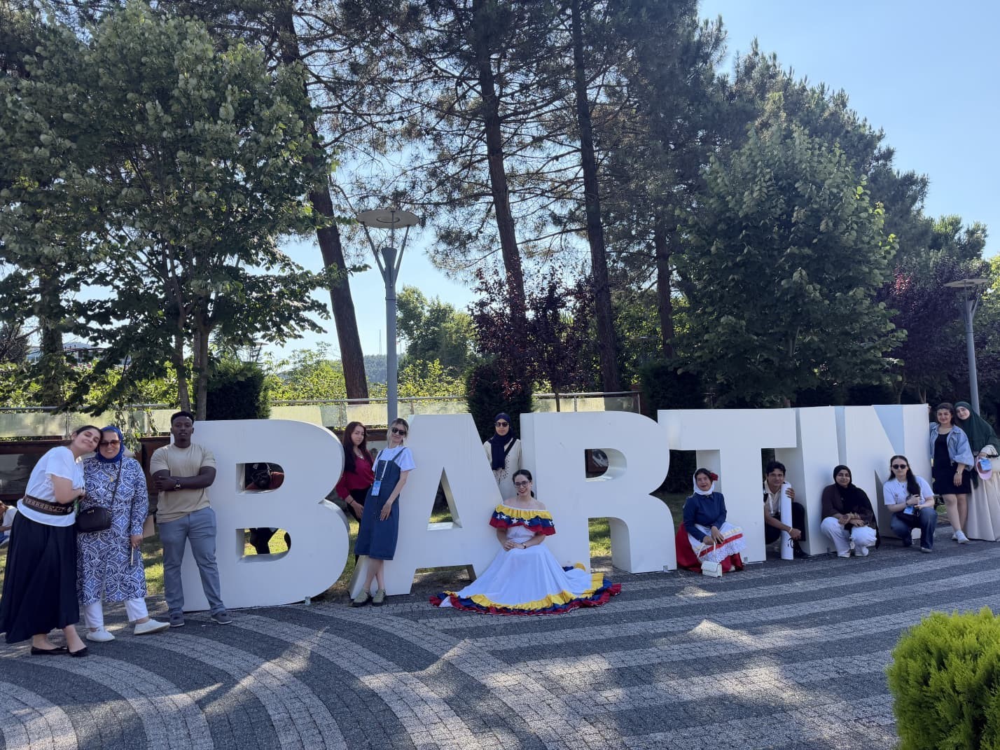 baru-de-11-farkli-ulkeden-ogrenci-turkce-yaz-okulu-nda-bir-araya-geldi