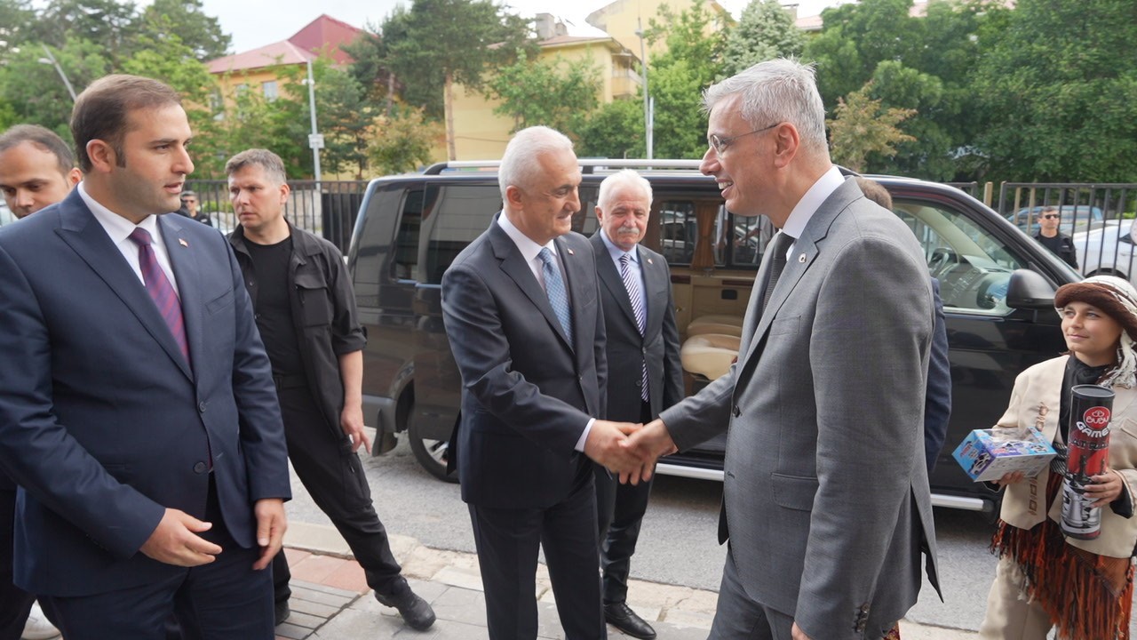 saglik-bakani-memisoglu-dunyada-soz-sahibi-bir-tedavi-hizmetleri-basarimiz-var