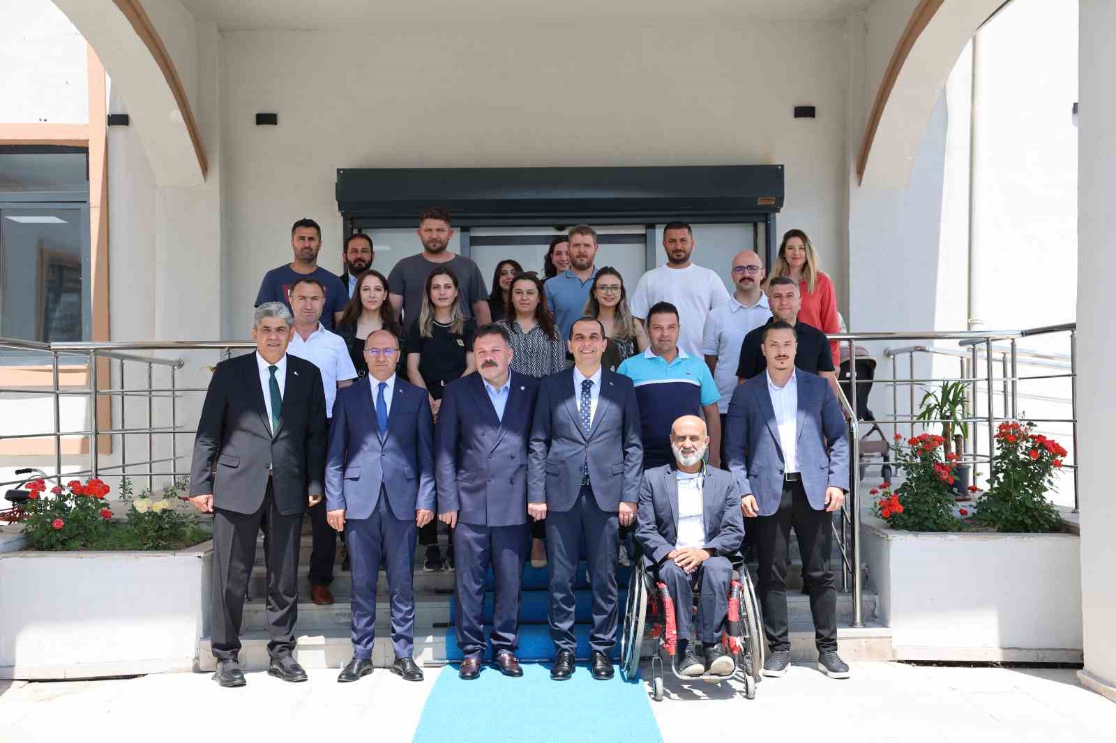 igdir-da-engelli-bireylerle-etkili-iletisim-ve-erisilebilirlik-egitimi-duzenlendi