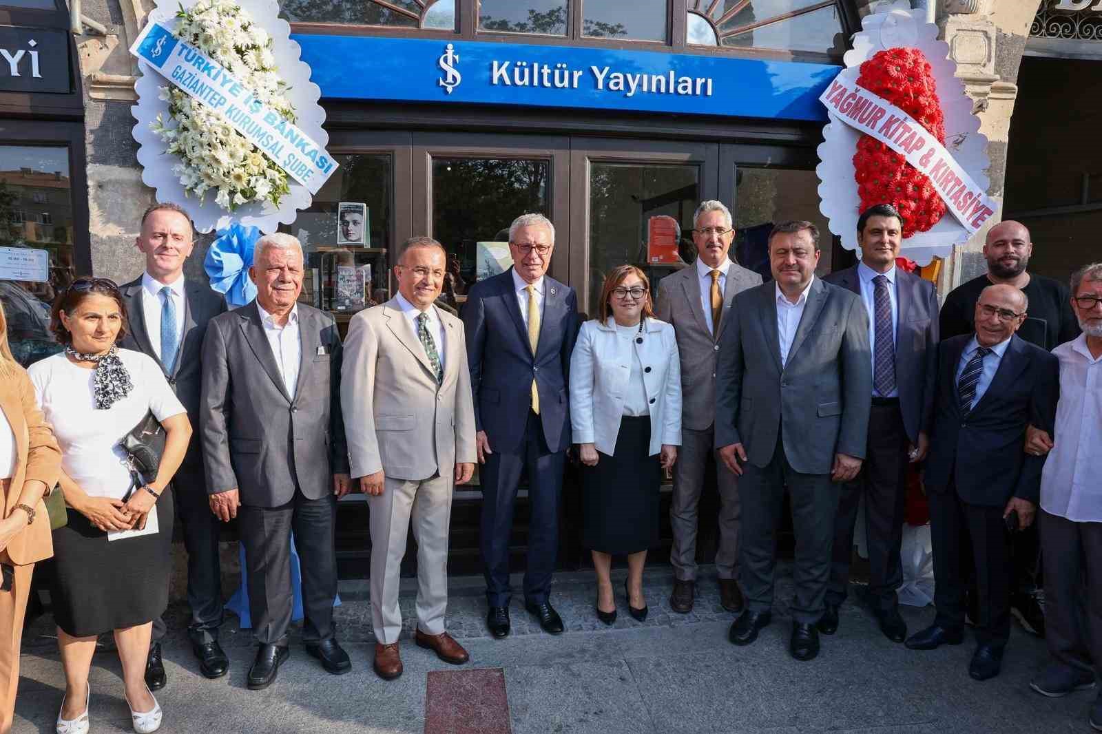 is-bankasi-kultur-yayinlari-nin-gaziantep-kitabevi-acildi