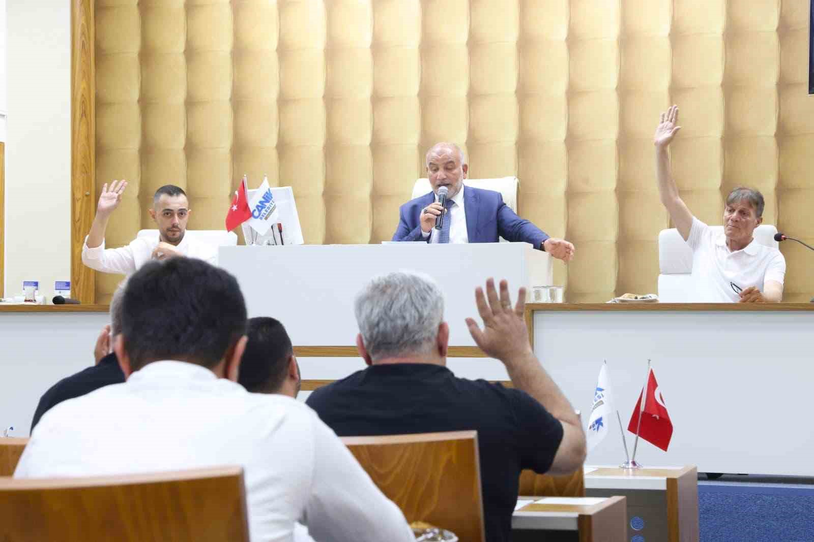 baskan-sandikci-eser-ve-hizmet-seferberligimizi-kararlilikla-surduruyoruz