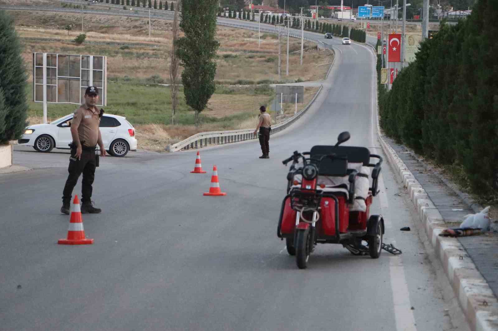 kazada-agir-yaralanan-yasli-adam-25-gunluk-hayat-mucadelesini-kaybetti