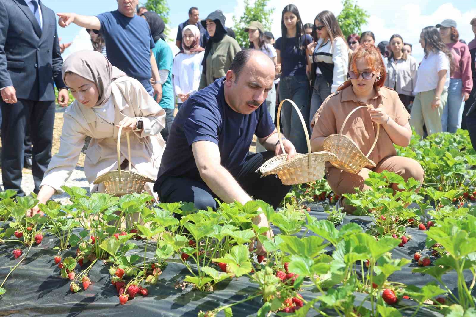 baskan-altay-2027-yili-tarimsal-destek-basvurularinin-1-temmuz-da-baslayacagini-duyurdu
