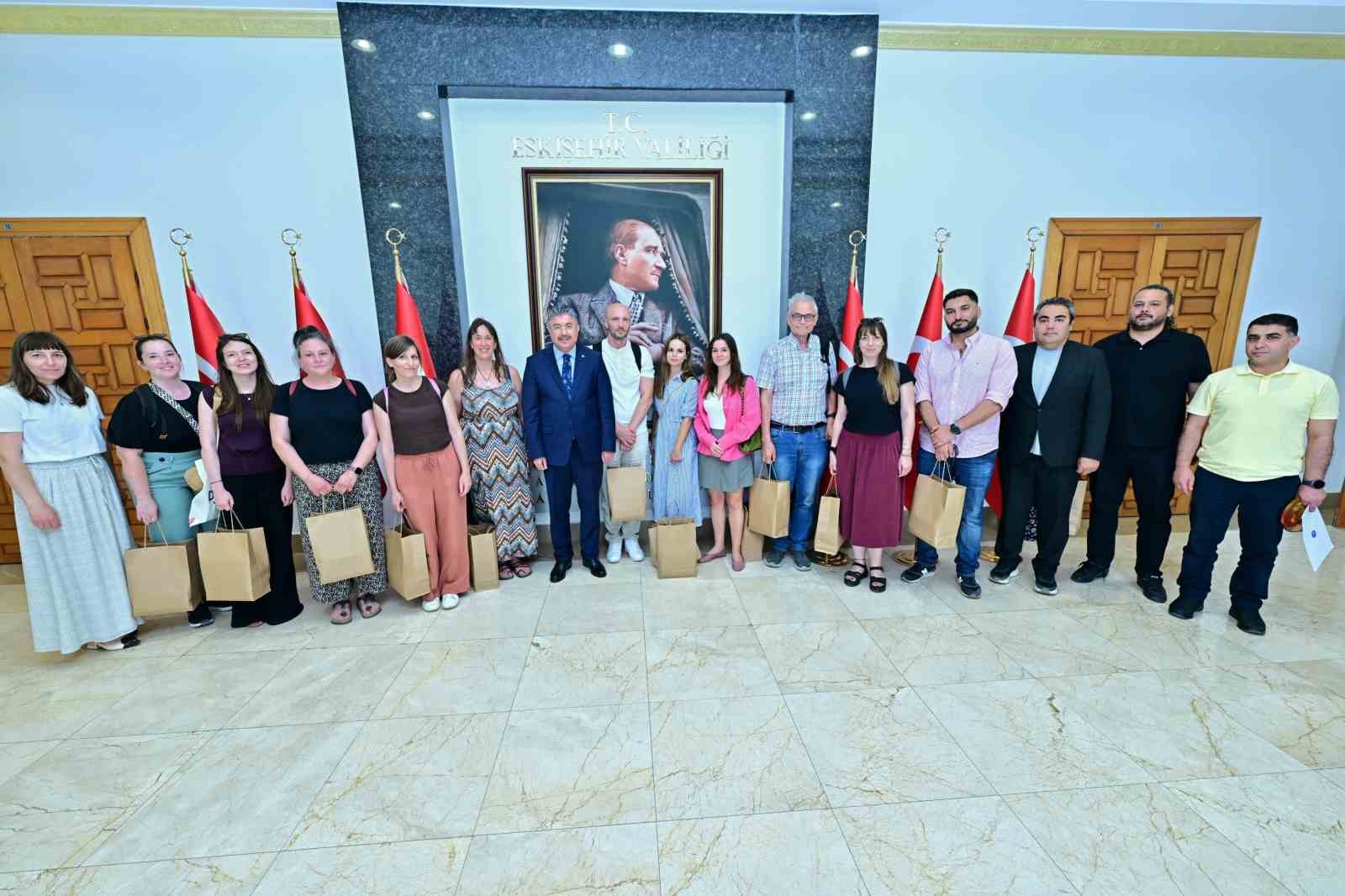 eskisehir-de-yurutulen-goc-ve-multeci-calismalari-incelendi