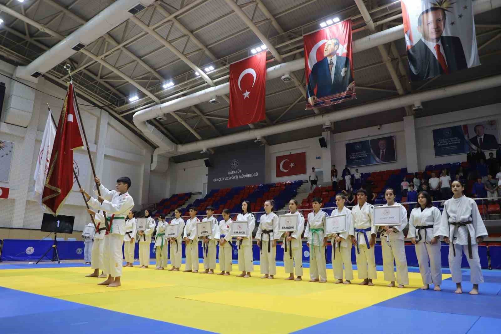 karabuk-te-analig-judo-1-etap-grup-musabakalari-basladi