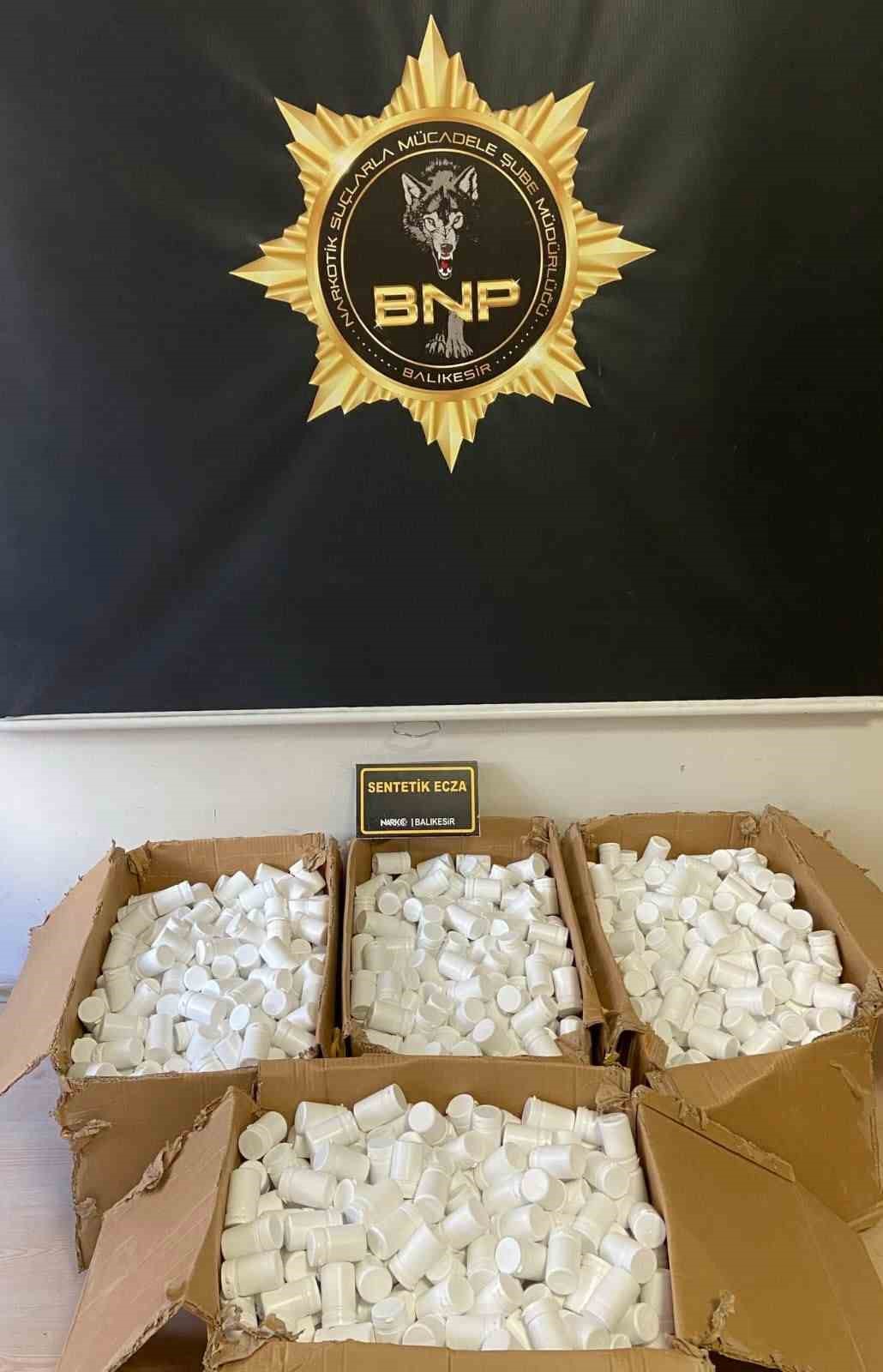 balikesir-de-109-bin-300-sentetik-ecza-hapi-ele-gecirildi